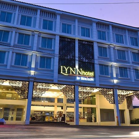 Lynn Hotel By Horison Jogjakarta Buitenkant foto