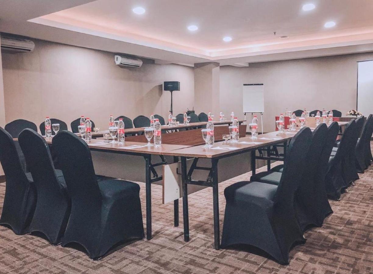 Lynn Hotel By Horison Jogjakarta Buitenkant foto