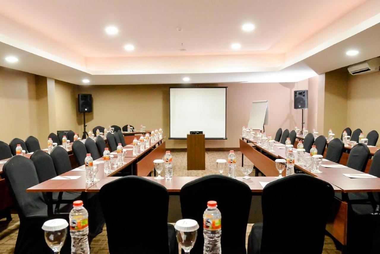 Lynn Hotel By Horison Jogjakarta Buitenkant foto