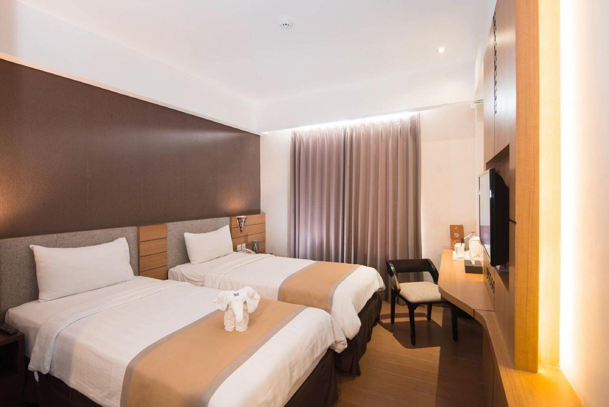 Lynn Hotel By Horison Jogjakarta Buitenkant foto