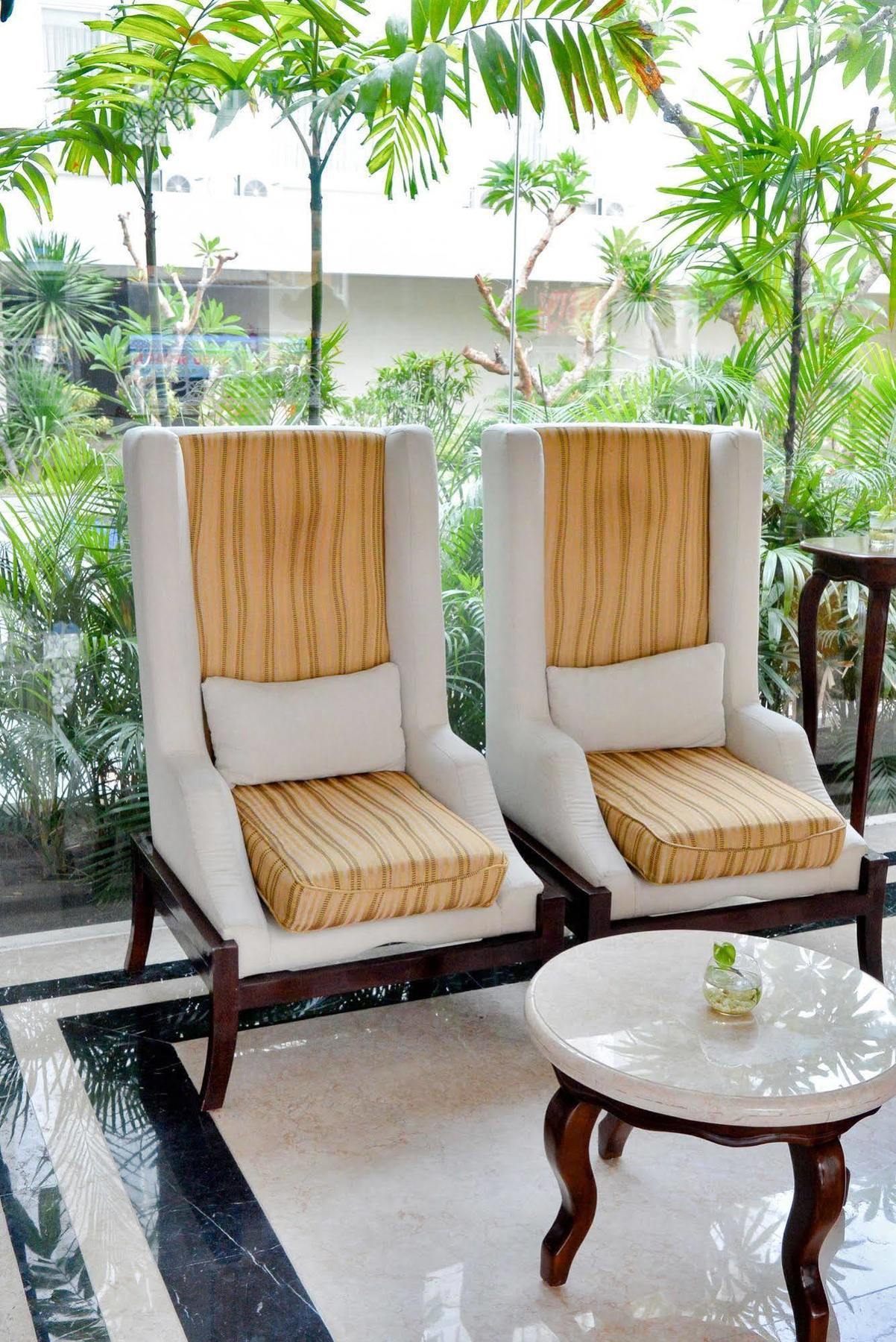 Lynn Hotel By Horison Jogjakarta Buitenkant foto