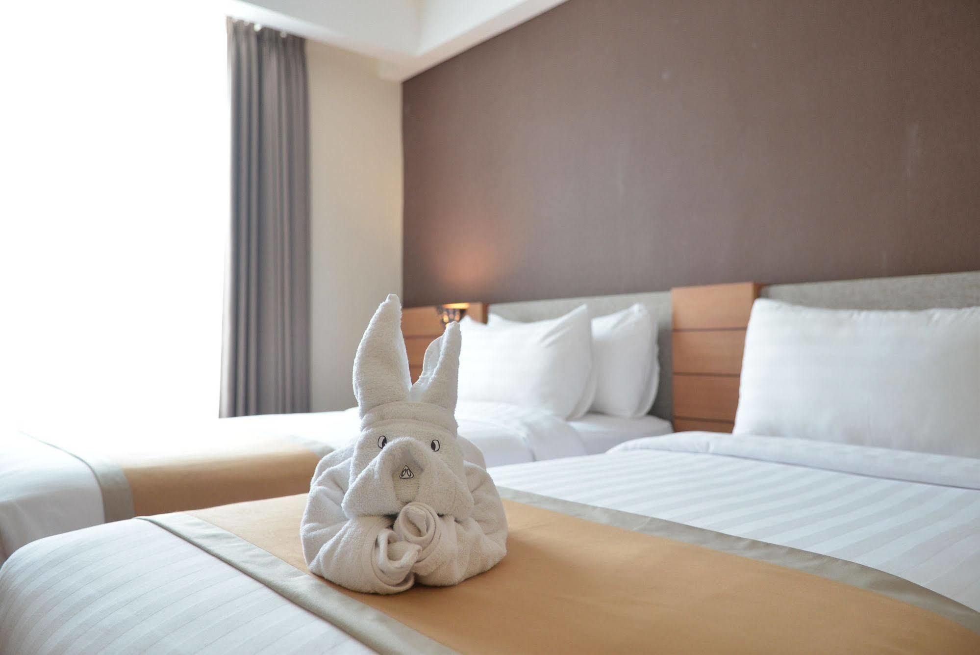 Lynn Hotel By Horison Jogjakarta Buitenkant foto