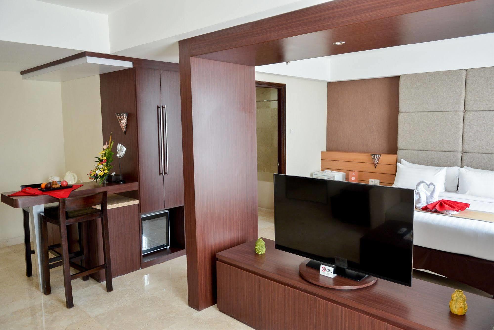 Lynn Hotel By Horison Jogjakarta Buitenkant foto