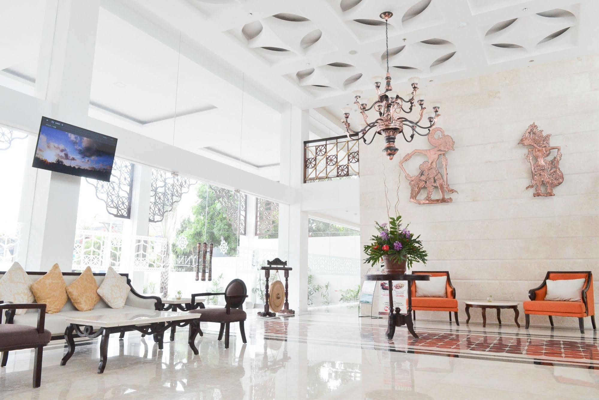 Lynn Hotel By Horison Jogjakarta Buitenkant foto