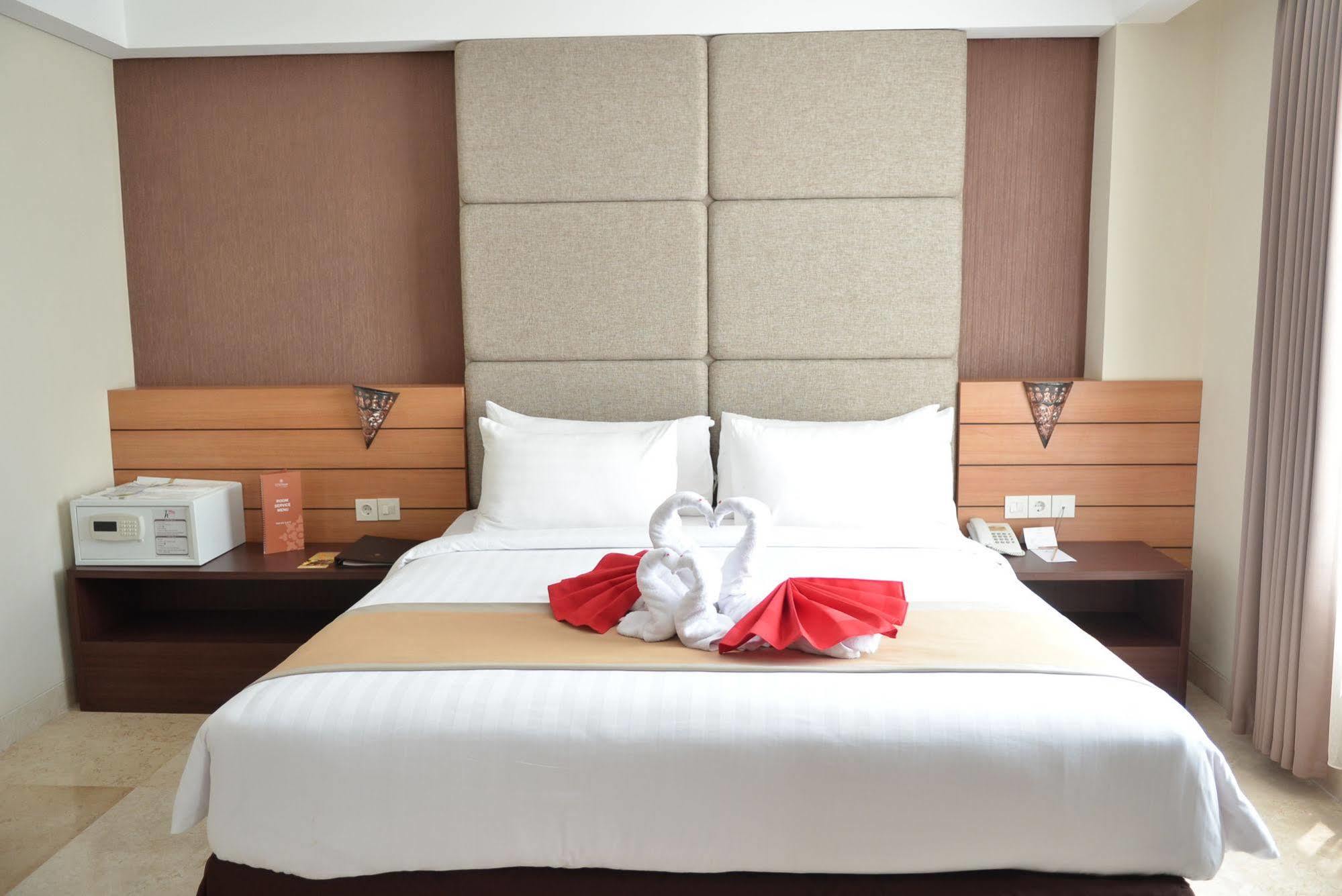 Lynn Hotel By Horison Jogjakarta Buitenkant foto