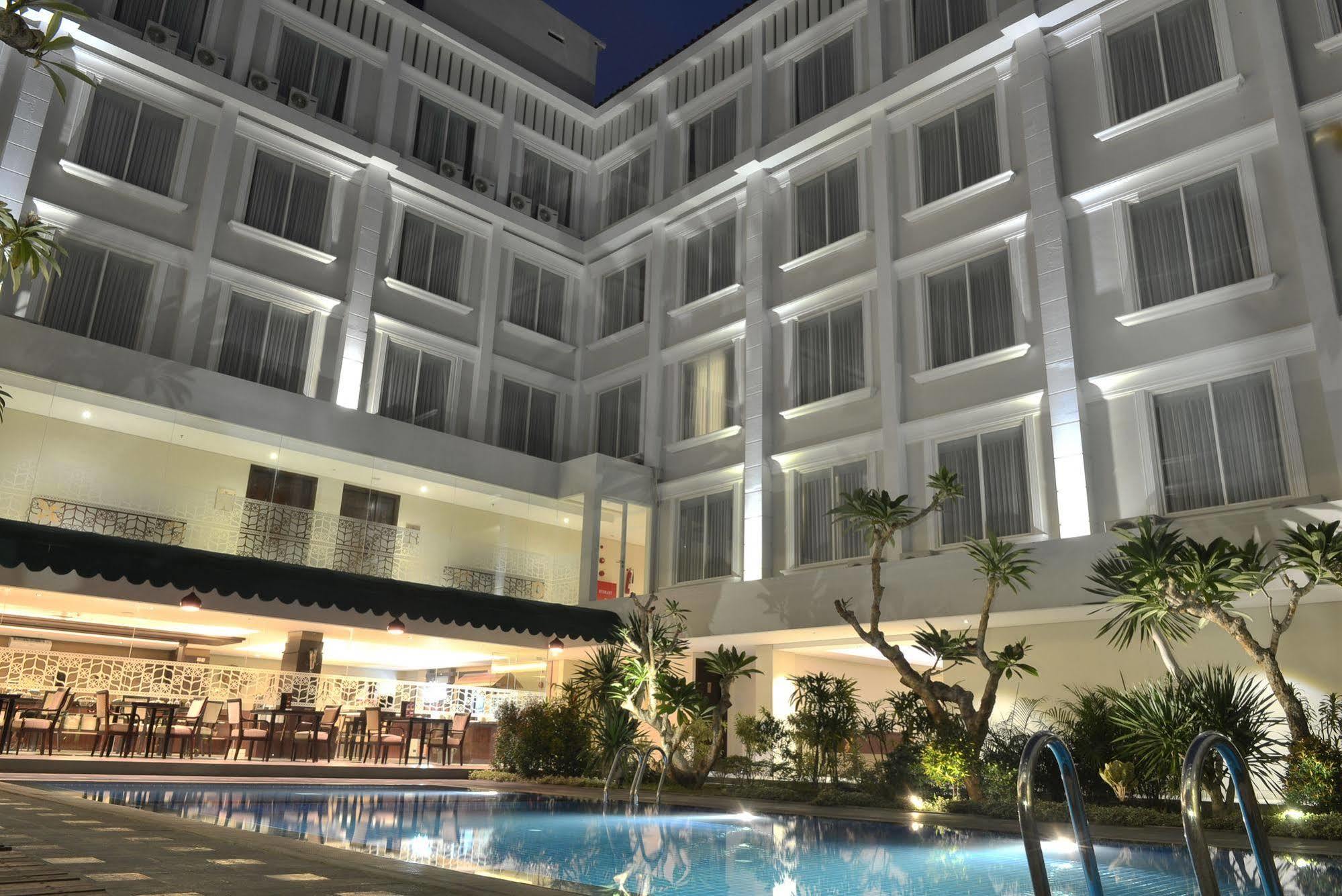 Lynn Hotel By Horison Jogjakarta Buitenkant foto
