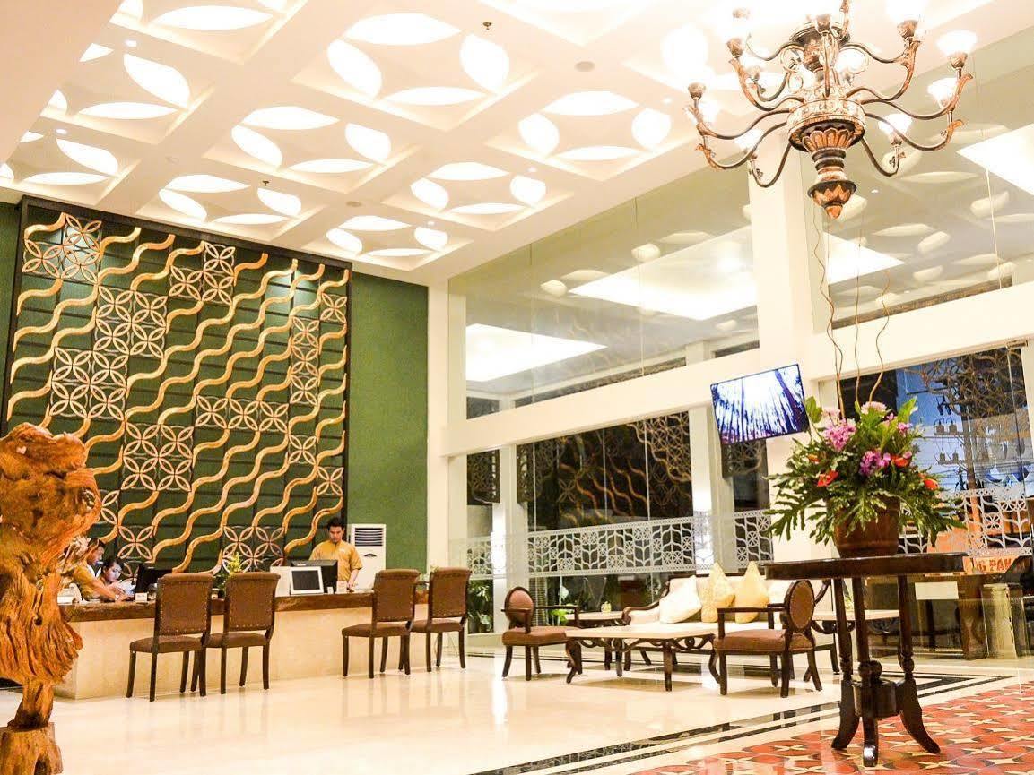Lynn Hotel By Horison Jogjakarta Buitenkant foto