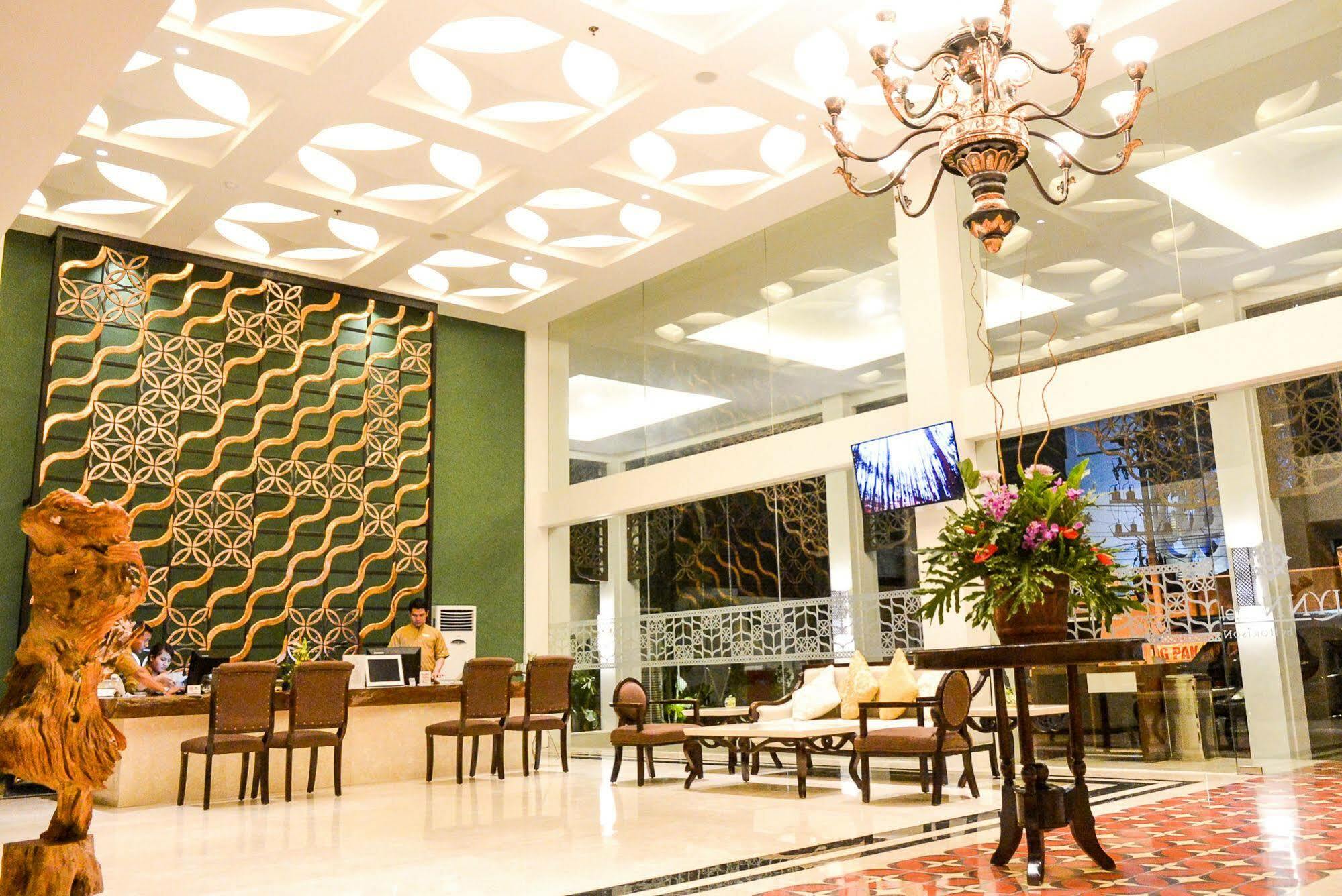 Lynn Hotel By Horison Jogjakarta Buitenkant foto